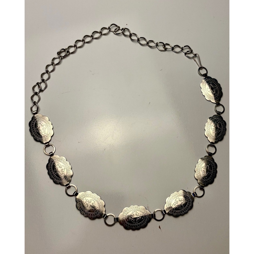 Silver Tone Western Concho Chain Belt Stamped Scallop Oval Scallop Medallion 32"